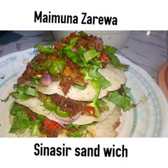 A picture of Sinasir sandwich.