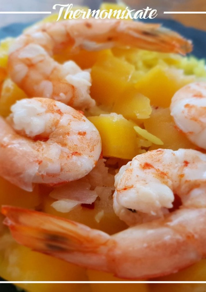 Una foto de Arroz basmati con mango y langostinos con Thermomix