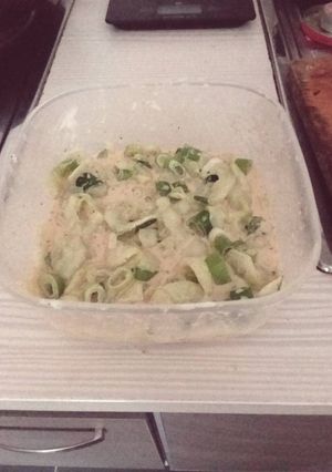 A picture of Refreshing cucumber cream salat.