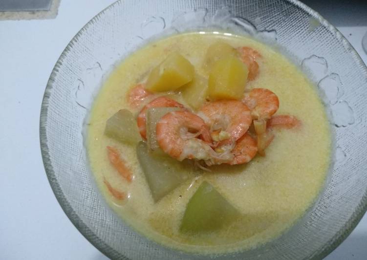 Resep Kuah santan udang labu kentang yang Enak