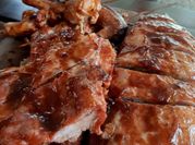 Una foto de ribs de cerdo al horno
