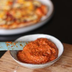 A picture of Easy homemade pizza sauce.