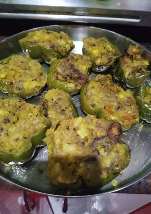 भरवा शिमला मिर्च (Bharva shimla mirch recipe in hindi) रेसिपी मुख्य फोटो