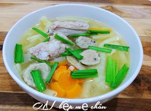 Hình của món Nui nấu sườn bò viên.