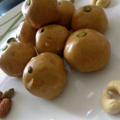 Besan laddu A picture of Besan laddu.