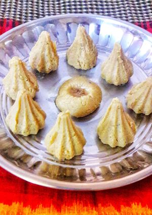 নলেন গুড়ের জলভরা সন্দেশ রেসিপির প্রধান ছবি