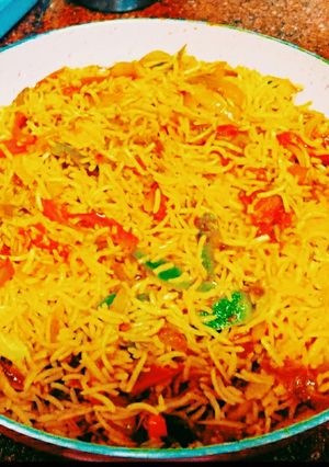 लेफ्ट ओवर फ्राइड राइस (leftover fried rice recipe in Hindi) रेसिपी मुख्य फोटो