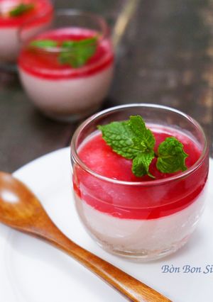 Hình của món Raspberry Mousse Cups (Bánh Mousse Quả Mâm Xôi).