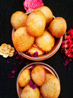 मीठे गुलगुले (meethe Gulgule recipe in hindi) रेसिपी मुख्य फोटो