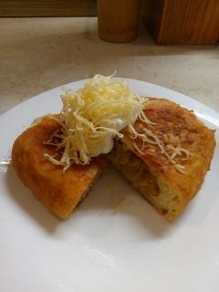 Káposztával töltött krumplis lángos recept fotója