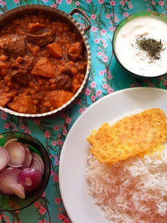 عکسی از دستور خورش به آلو