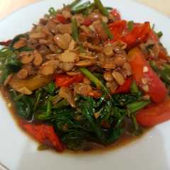 A picture of Oseng kangkung tauco.