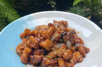 Bagaimana Menyiapkan Ayam Saus Lada Hitam Sederhana Dan Enak