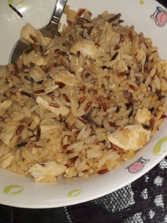 Una foto de Arroz con pollo y soja