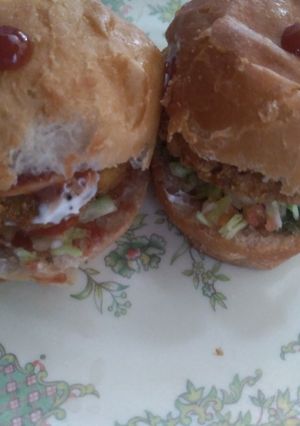A picture of Veg Tikki Burger.
