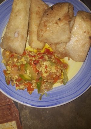 A picture of Fried yam wif egg sauce.