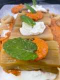 Puerros y Calçots con Burrata y Romesco