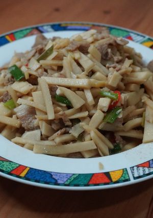竹筍炒肉絲 的食譜成品照片