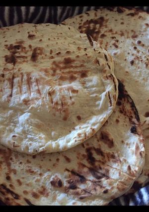 صورة لوصفة بمكونات جد سهله اصنعي خبز هش ولذيذ 😋