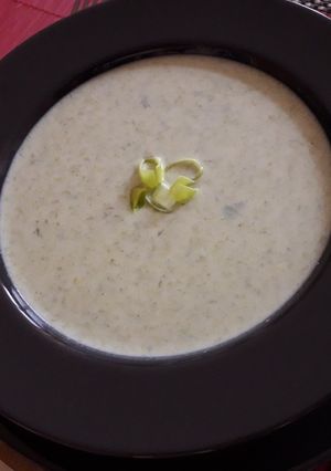 Póréhagyma krémleves recept fotója