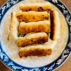 A picture of Guo Tie (Chinese pan fired dumplings).