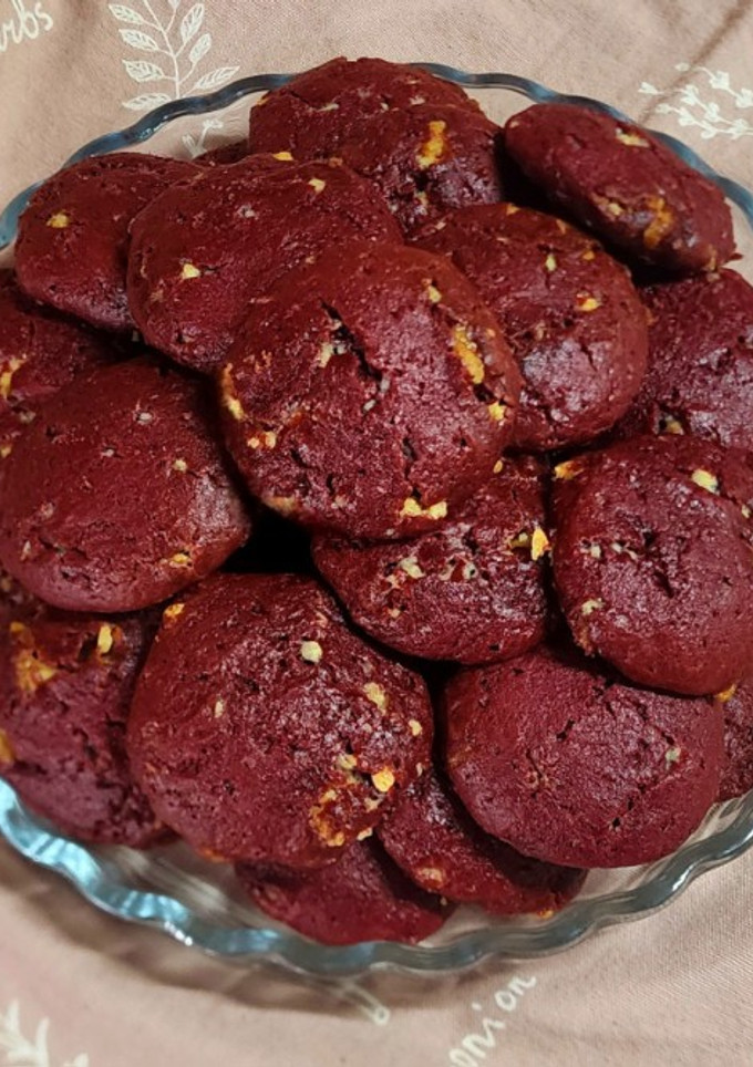 Una foto de ❤️ Galletitas Red Velvet con chocolate blanco (con remolacha 🤫) ❤️