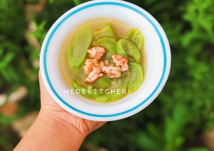 Steps to Make Homemade Canh mướp hương nấu tôm