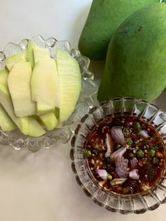 รูปของ มะม่วง น้ำปลาหวาน 🥭