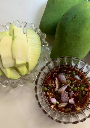 รูปของ มะม่วง น้ำปลาหวาน 🥭