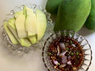 มะม่วง น้ำปลาหวาน 🥭