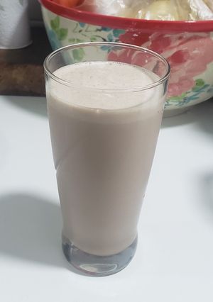 Una foto de Malteada de milo y plátano