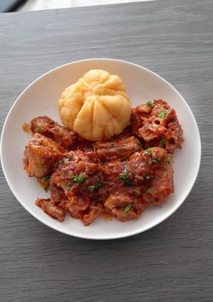 A picture of Oxtail stew.