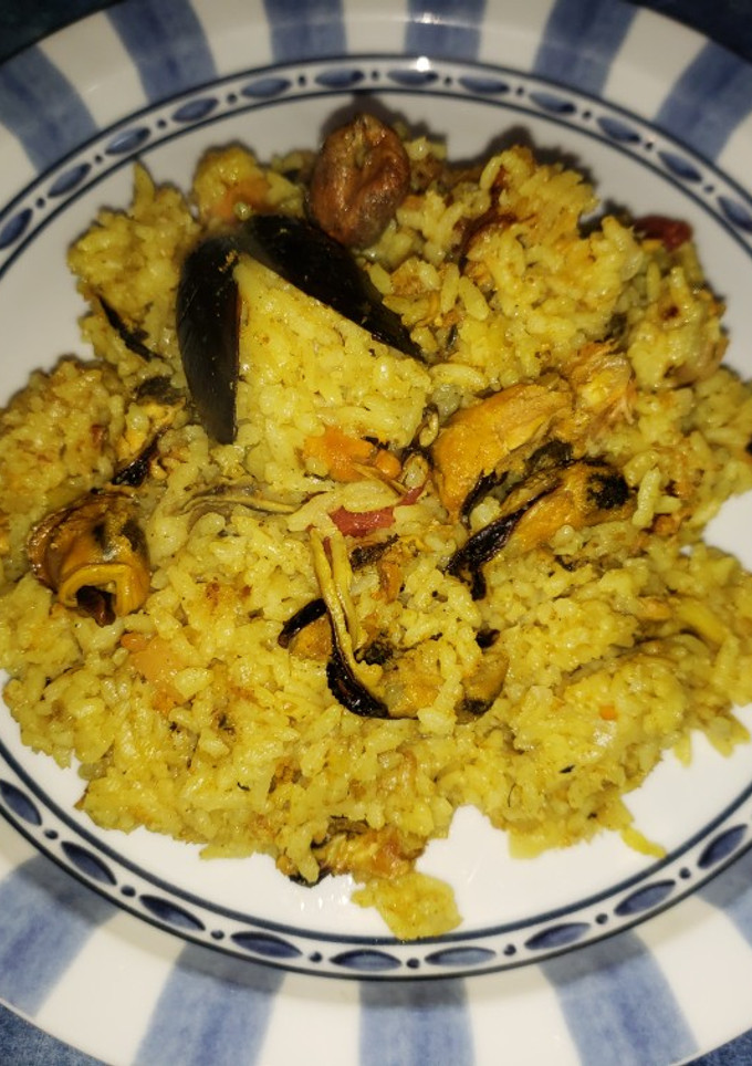 Una foto de Arroz con mariscos.