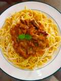Linguini con carne a mis dos salsas