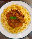 Linguini con carne a mis dos salsas