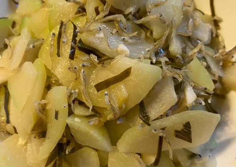 Bagaimana meracik Labu Siam Tumis Ikan Teri Daun Jeruk yang Menggugah Selera