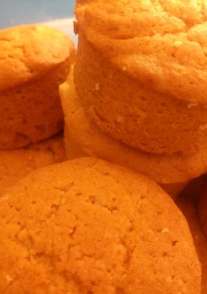 A picture of Simple vanilla cupcakes# contest.