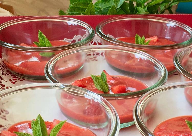Soupe de fraises à la menthe fraiche