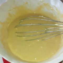 A picture of Vanilla cake batter.