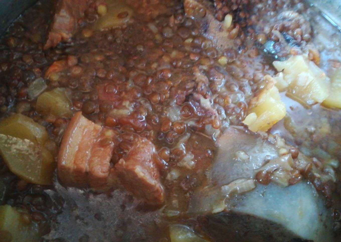 Potaje de lentejas leonesas