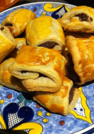 Una foto de Pan Carteras de hojaldre rellenas de crema de avellana o nutella