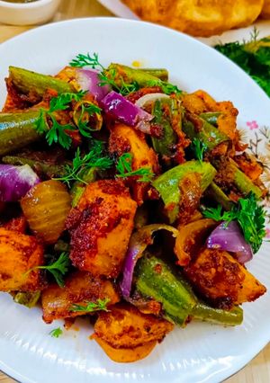 परवल आलू की मसालेदार सब्जी - सफर के लिए परवल की सब्जी रेसिपी मुख्य फोटो
