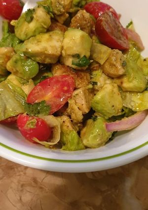 Foto principal de Ensalada saludable de aguacate
