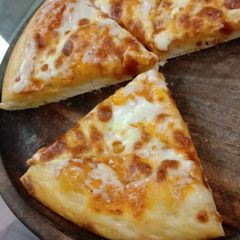 A picture of Pizza.