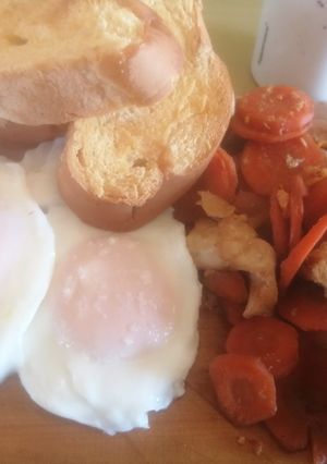 Una foto de Pollo salteado con huevo