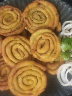 ગાર્લિક પોટેટો સ્પાઈરલ (Garlic Potato Spiral Recipe In Gujarati) રેસીપી મુખ્ય ફોટો