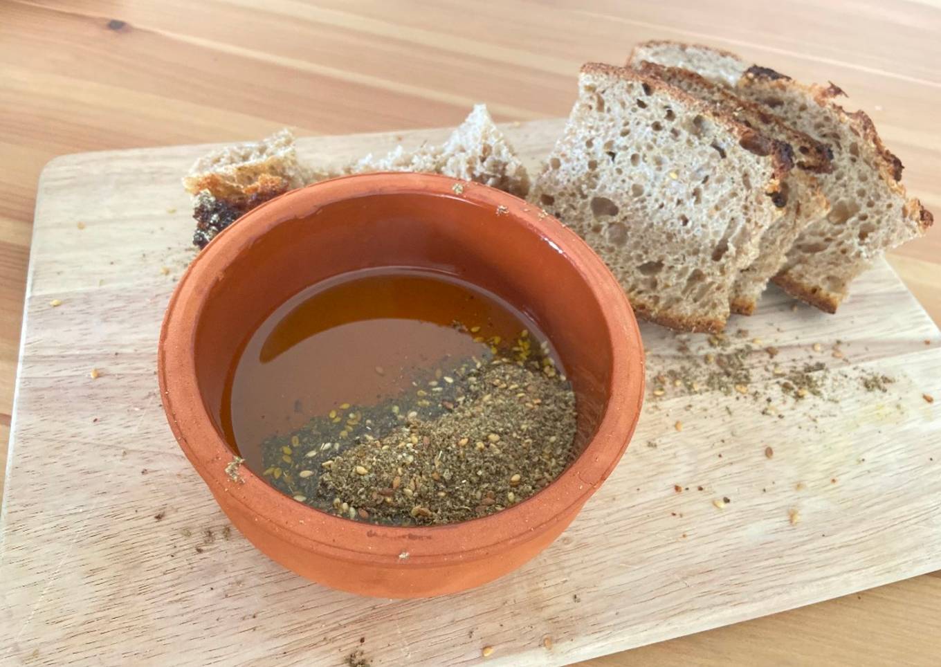 Zaatar wo Zeit - This is how you eat Zaatar!