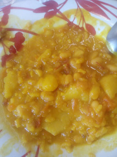 Una foto de Guiso de alubias y arroz con costilla