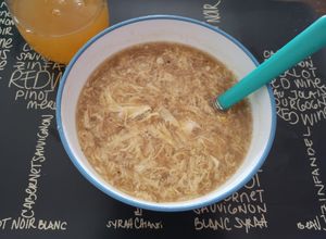 Una foto de Sopa de huevo china (egg drop soup)