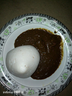 A picture of Tuwo shinkafa wit miyar kuka.